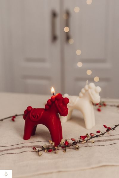 Набір свічок КОНИКИ: червоний + білий CHRISTMAS HORSE RED + WHITE фото