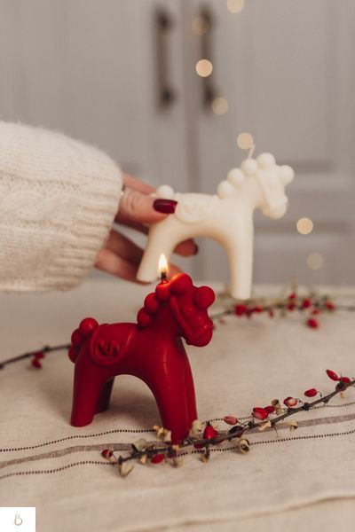Набір свічок КОНИКИ: червоний + білий CHRISTMAS HORSE RED + WHITE фото