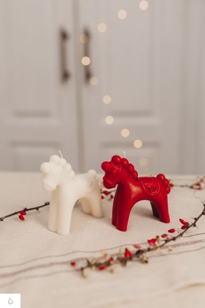 Набір свічок КОНИКИ: червоний + білий CHRISTMAS HORSE RED + WHITE фото