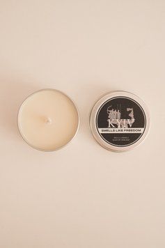 Свічка KYIV SMELLS LIKE FREEDOM, 50 мл KYIV SMELLS LIKE FREEDOM фото