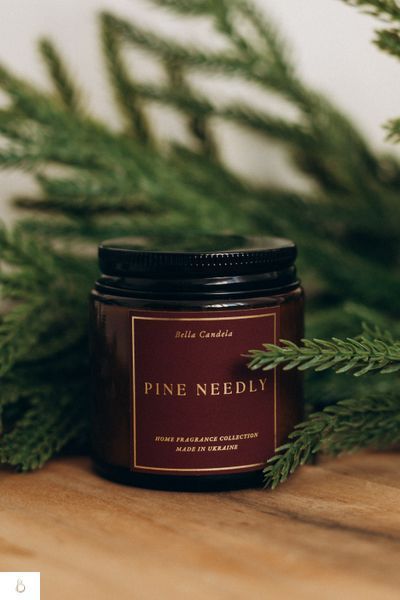 Свічка з ароматом PINE NEEDLY PINE NEEDLY фото