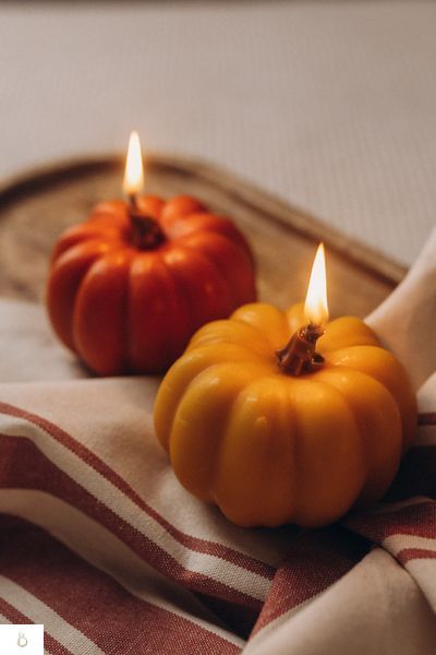 Свічка Гарбузик з бджолиного воску жовта PUMPKIN 2 фото